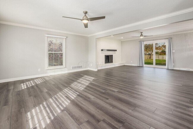 Building Photo - 1350 Marlyn Dr
