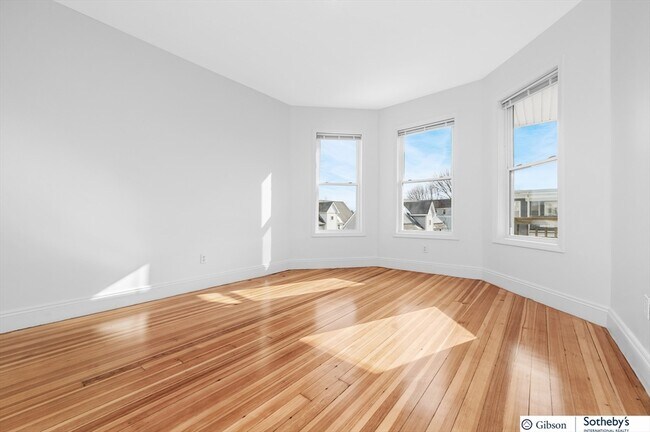 Building Photo - 9 Hansborough St