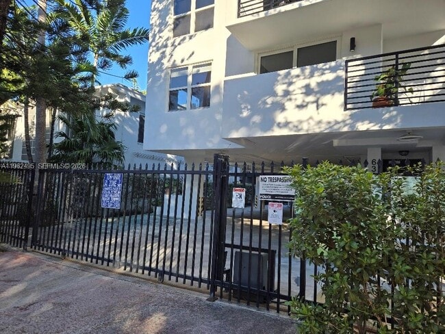 Building Photo - 631 Jefferson Ave