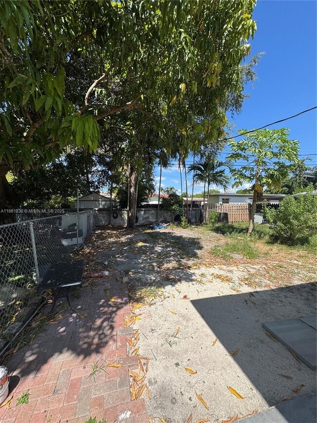 Building Photo - 100 NW 64th Ct