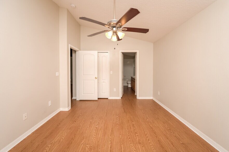 Building Photo - 30823 Birdhouse Dr