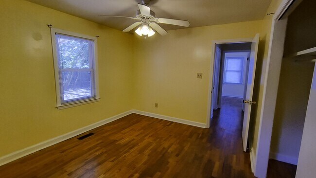 Building Photo - 5111 Palmetto Ln