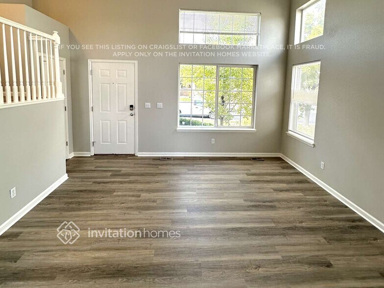 Building Photo - 2420 S Halifax Way