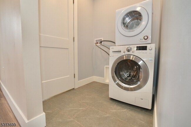 Building Photo - 26 Tappan Ave