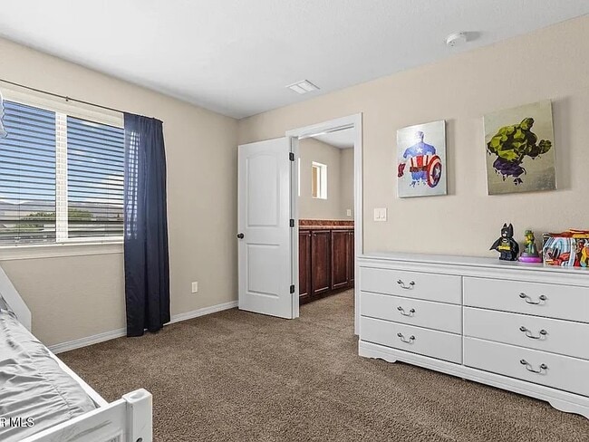 Building Photo - 5525 Valley Cedar Dr