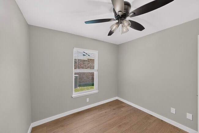 Building Photo - 4420 Seville Ln