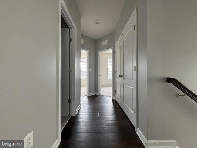 Building Photo - 9067 Fox Stream Way