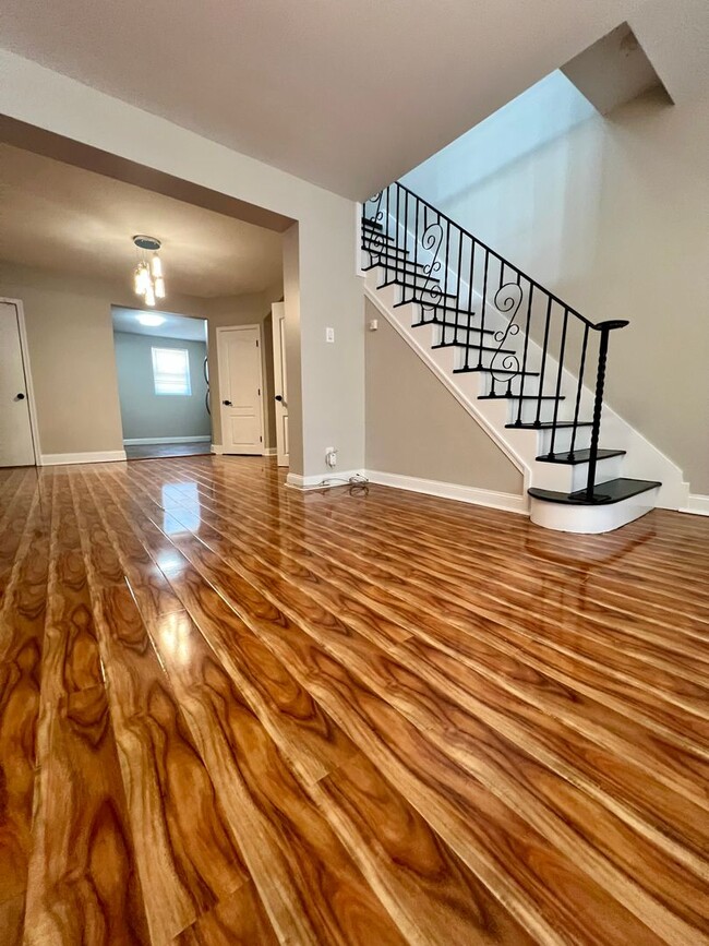 Building Photo - Gorgeous 3-Bedroom Townhome in Juniata! Available NOW!