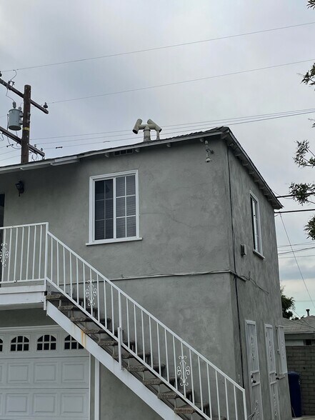 Primary Photo - 3847 Girard Ave