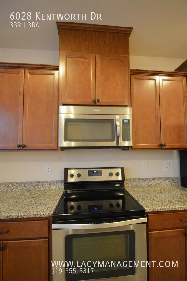 Building Photo - 6028 Kentworth Dr