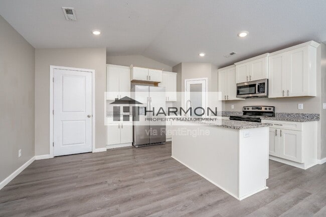 Building Photo - 416 N Georgie Ave