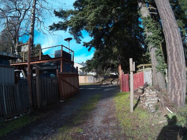 Building Photo - 15010 26th Ave NE