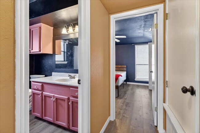 Building Photo - 5410 Fox Run Dr