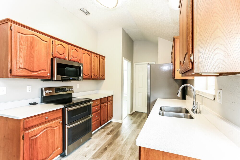 Building Photo - 7026 Lo Chalmers Ln