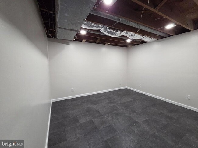 Building Photo - 5019 Leland Dr