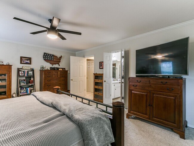 Building Photo - This stunning 4-bedroom, 3.5-bathroom home...