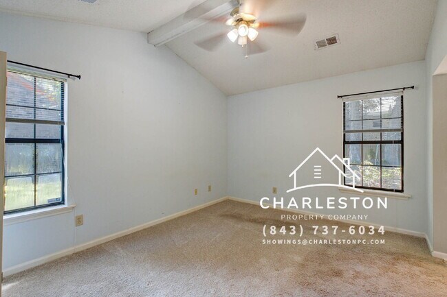 Building Photo - 33 Paddlecreek Ave