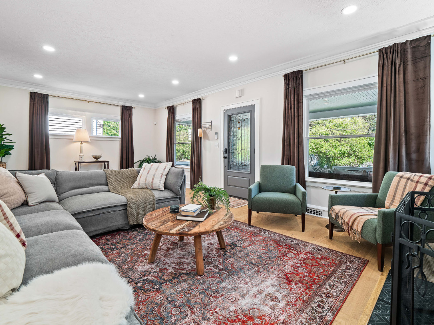 Building Photo - 18031 Larchwood Ave