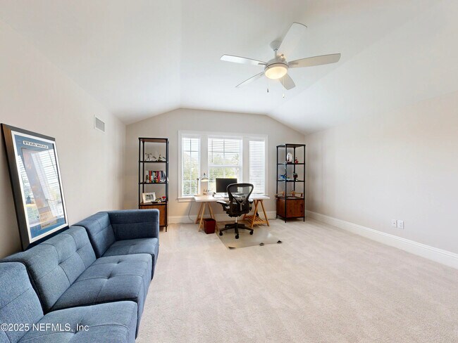 Building Photo - 401 Payasada Lakes Ave