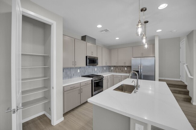 Building Photo - 4bedroom home in Summerlin