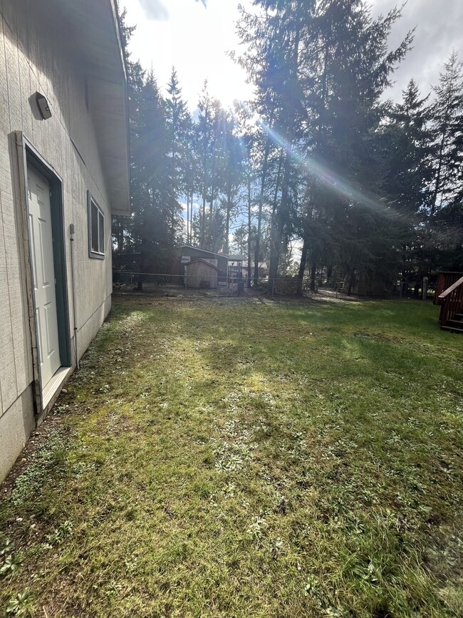 Building Photo - 340 E Island Lake Rd