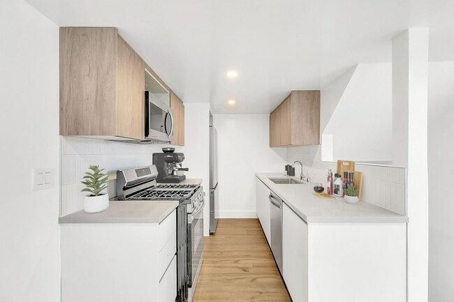 Building Photo - 3756-3758 Mentone Ave