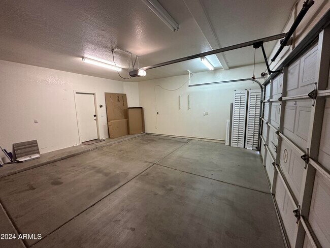 Building Photo - 4660 S Wildflower Dr