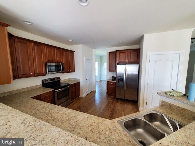 Building Photo - 233 Kanter Dr