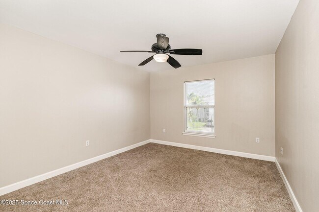 Building Photo - 5277 Mansford Pl