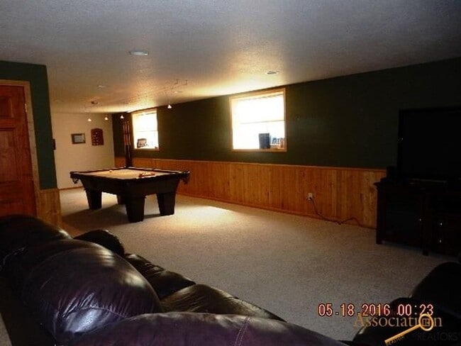 Building Photo - SPACIOUS | 3 BEDROOM | TOWNHOME | LOCATED ...