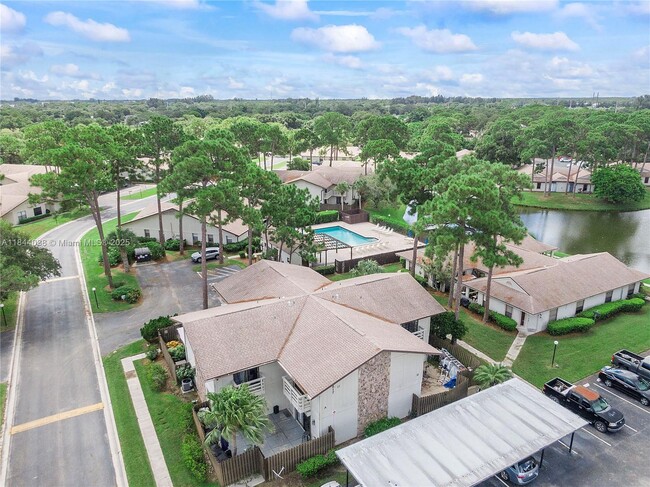 Building Photo - 2828 Stoneway Ln