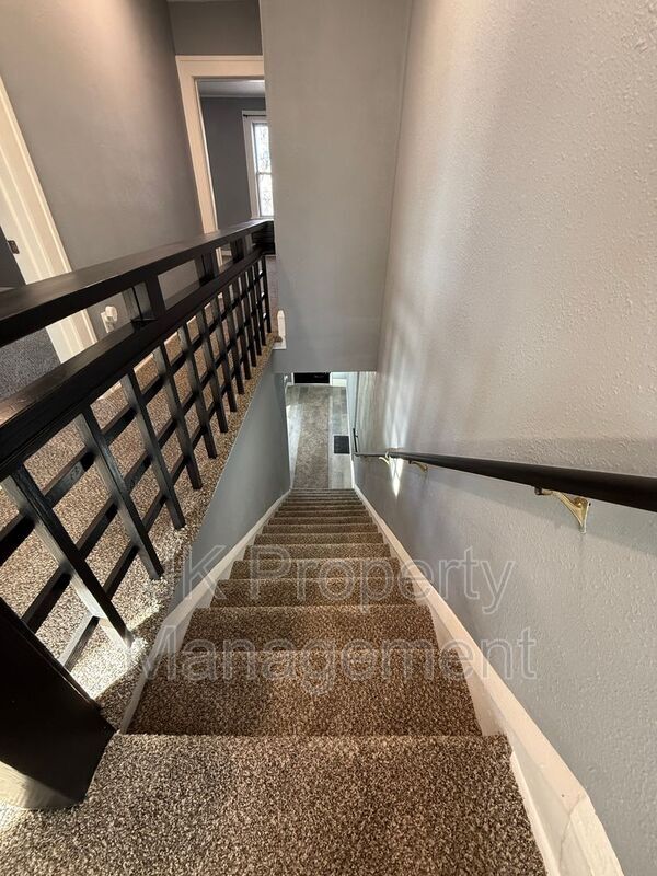 Building Photo - 1512 3rd Ave N