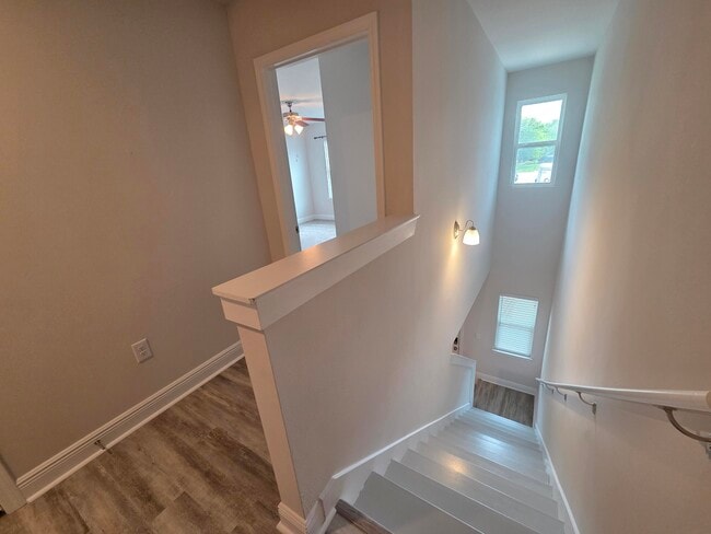 Building Photo - 1030 McLaren Cir