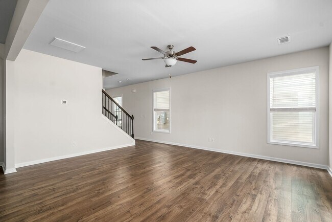 Building Photo - 755 Justify Lp