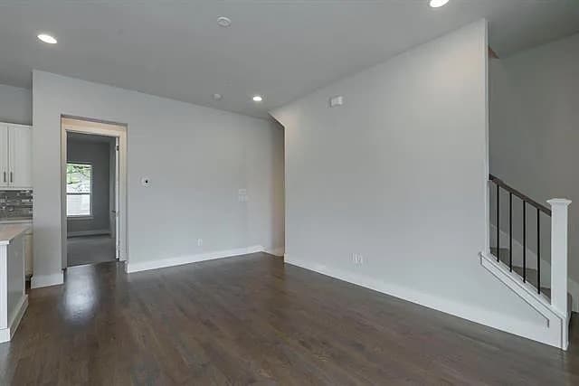 Building Photo - 1292 N Prairie Ave