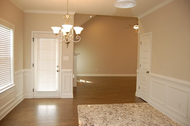 Building Photo - 625 Boone Ct