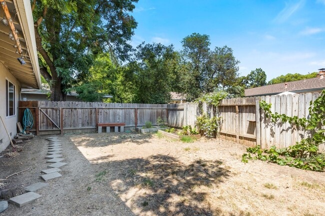 Building Photo - 1708-1710 Alameda Avenue