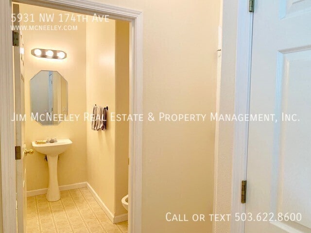 Building Photo - 5931 NW 174th Ave