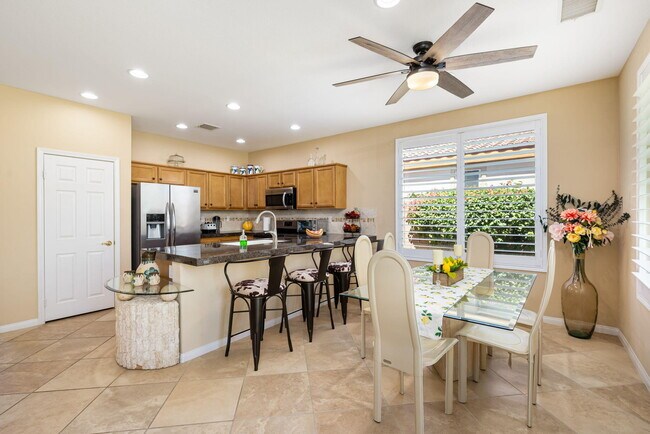 Building Photo - 60268 Sweetshade Ln