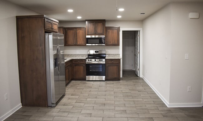 Building Photo - 130 East Ave