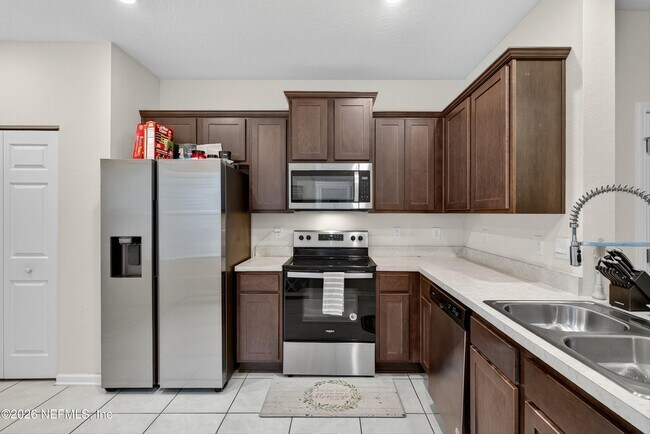Building Photo - 12784 Veterans Ct
