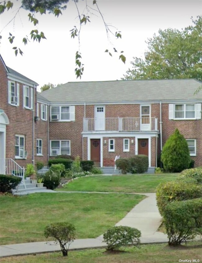 13130 Laurelton Pkwy 13130 Laurelton Pkwy Queens NY 11422