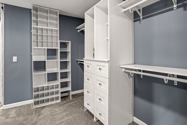 Master Closet - 27166 Little Floyd Lake Rd