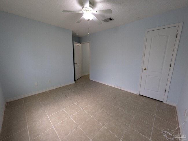 Building Photo - 3359 Green Briar Cir