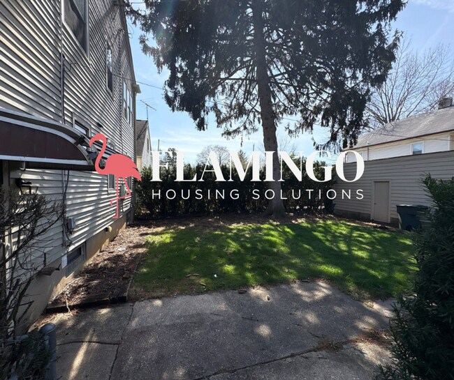 Building Photo - “Massive 8-Bedroom Home in Dayton – Rare Multi-Level Living Space”