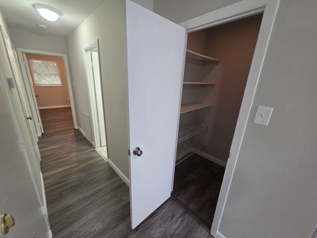 Building Photo - 264 Nandina Plaza