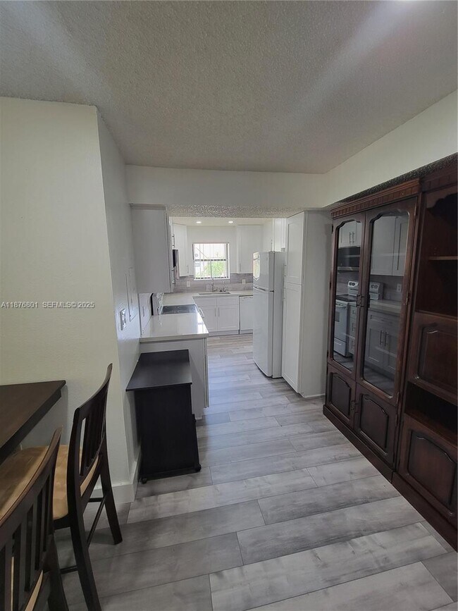 Building Photo - 10440 SW 156th Ct