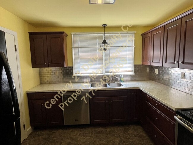 Building Photo - Lovely 3 Bedroom 1 bath all One Level Home...