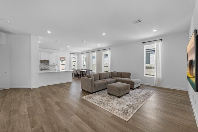 Building Photo - 2323 Hazel Berry St