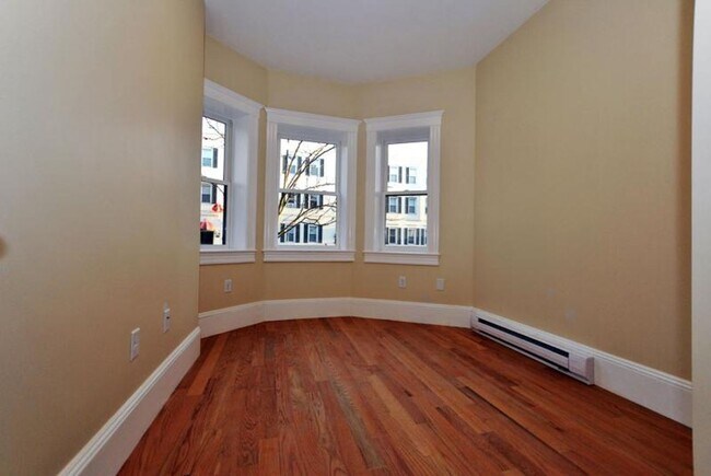 Building Photo - 883 Huntington Ave